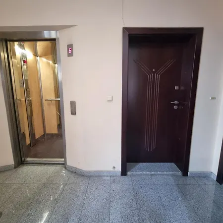 Hisar Apartment Warna